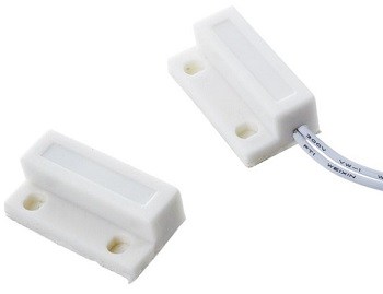 Reed switch door sensor